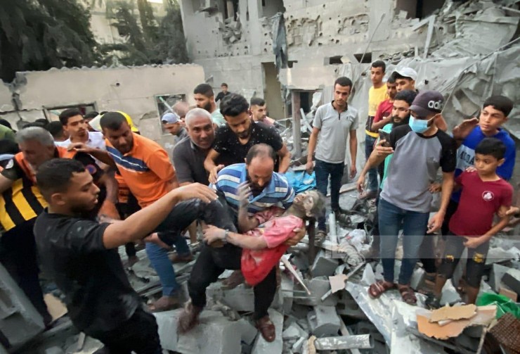 21 شهيدا و79 إصابة معظمهم أطفال ونساء في قصف منازل في خانيونس