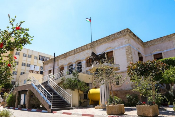 الاحتلال يُهدد بقصف مقر بلدية غزة الأثري
