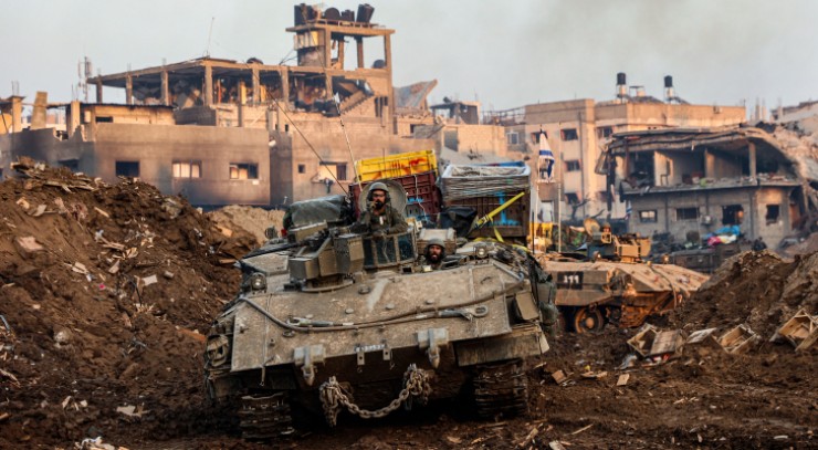 إعلام عبري: الجيش يدرس إعادة سكان غزة إلى الشمال
