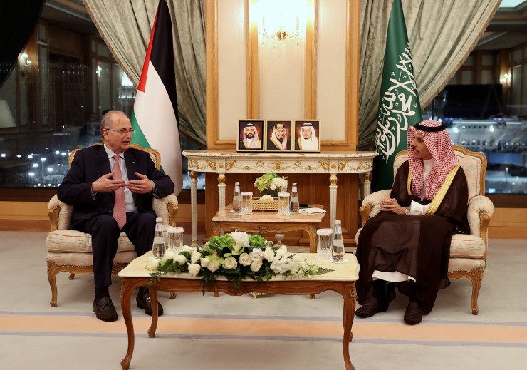 محمد مصطفى يلتقي وزير الخارجية السعودي في مكة 
