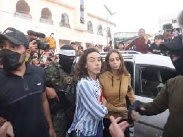 الوفود تصل القاهرة وتقديرات مصرية بالتوافق على جدول زمني للصفقة 
