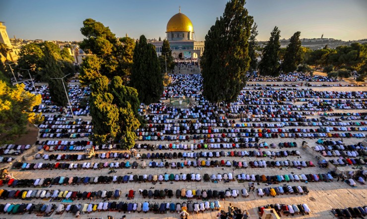 30 ألفا يؤدون صلاة الجمعة في المسجد الأقصى