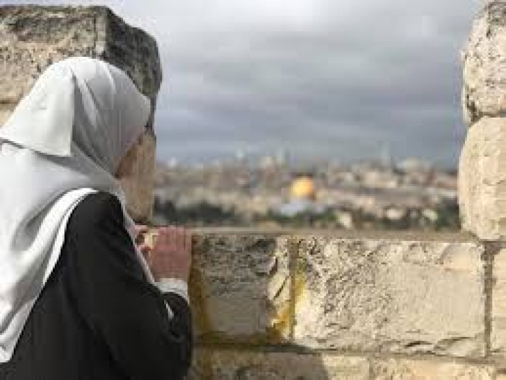 قرارات بإبعاد مقدسيين عن الأقصى ومنع من السفر