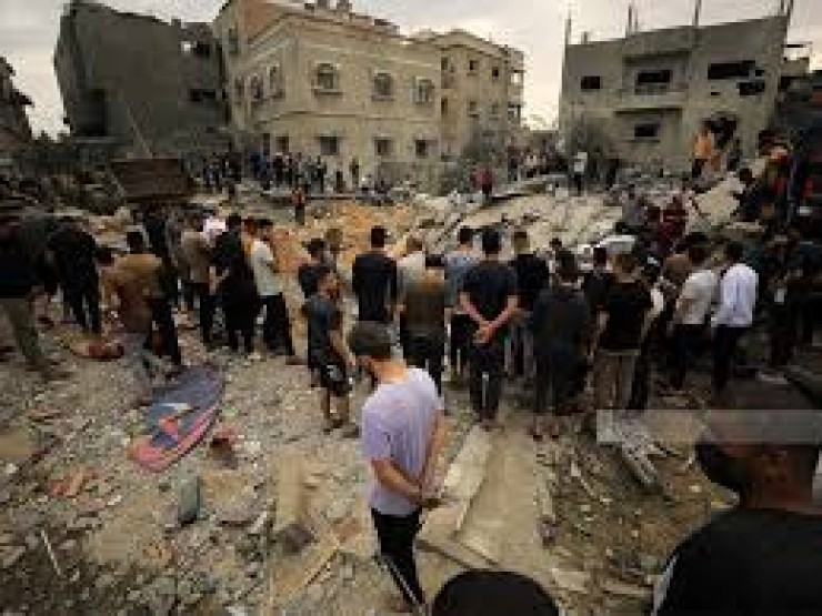 الاحتلال يرتكب 4 مجازر في مناطق متفرقة بالقطاع ويواصل قصفه وجرائمه
