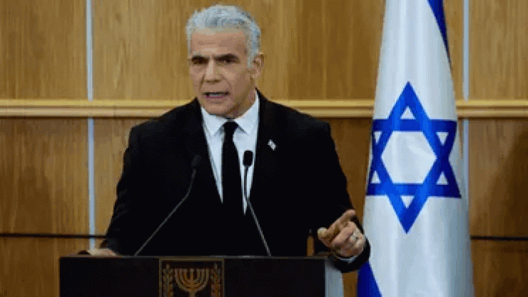 لابيد: نتنياهو كان على علم بتهديد حماس قبل هجوم 7 أكتوبر والآن يخاطر بصفقة الاسرى