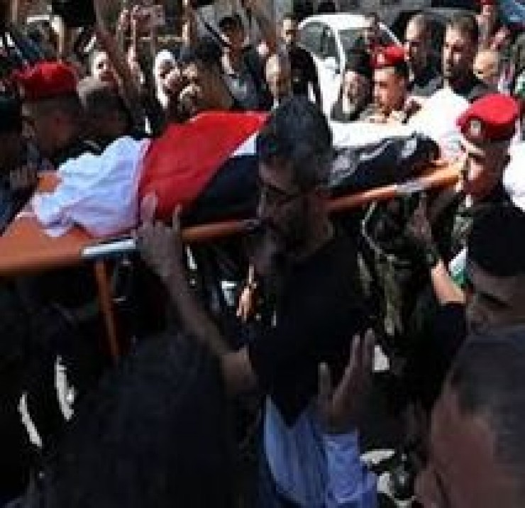 جماهير غفيرة تشيع جثمان الشهيدة الطفلة بانا بكر بنابلس