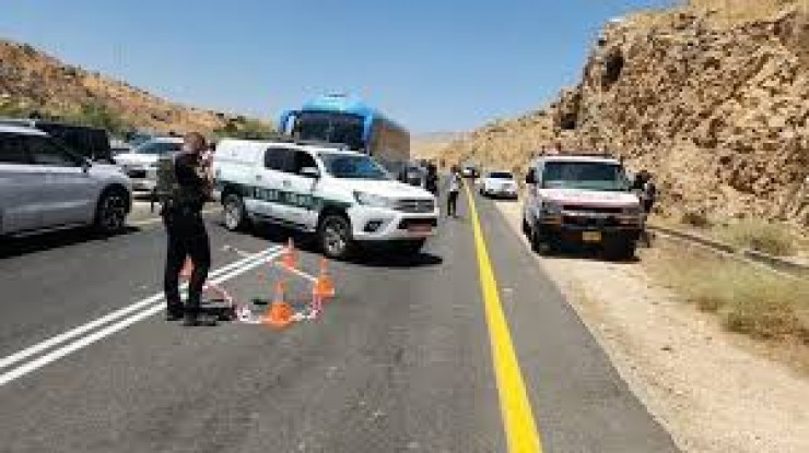 3 قتلى وتحييد المنفذ في عملية إطلاق نار عند معبر الكرامة