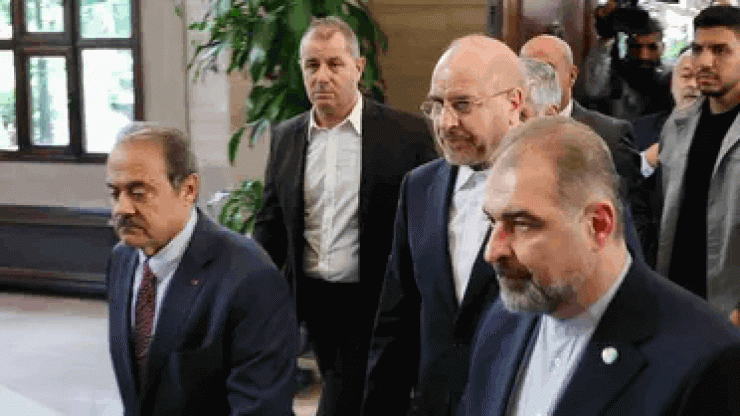 إيران تستعد للتفاوض بشأن لبنان.. وميقاتي يرفض تدخلها ويصفه بالفاضح