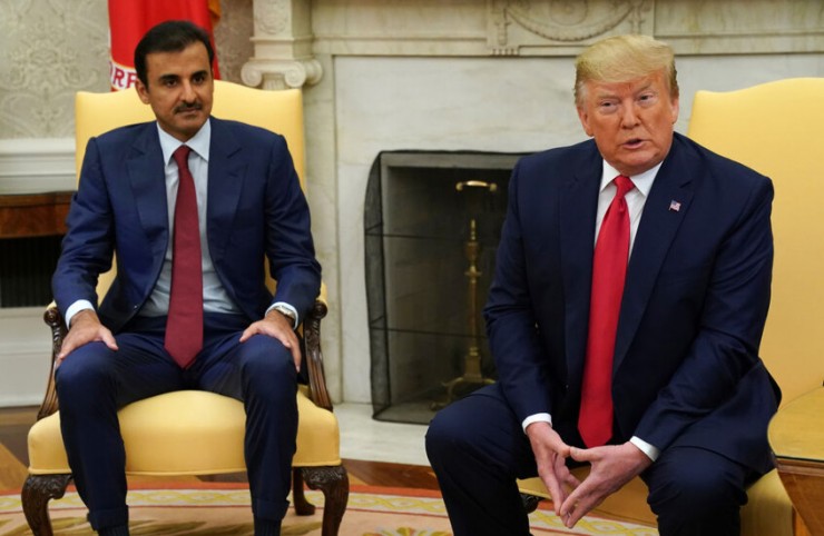 أمير قطر أول زعيم عربي يهنئ ترامب بالفوز