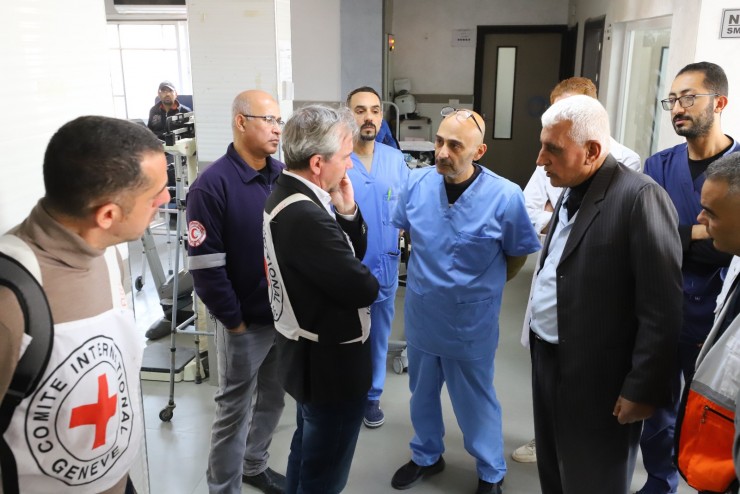 غزة: الهلال الأحمر بخانيونس يستقبل المدير الإقليمي لعمليات الصليب الأحمر في الشرق الأوسط وشمال افريقيا