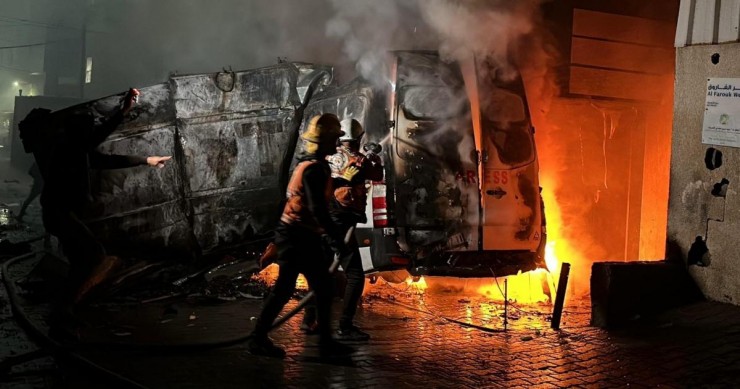 الحرب في يومها الـ 447: ثلاث مجازر وإحداها بحق صحفيين أمام مستشفى وسط القطاع