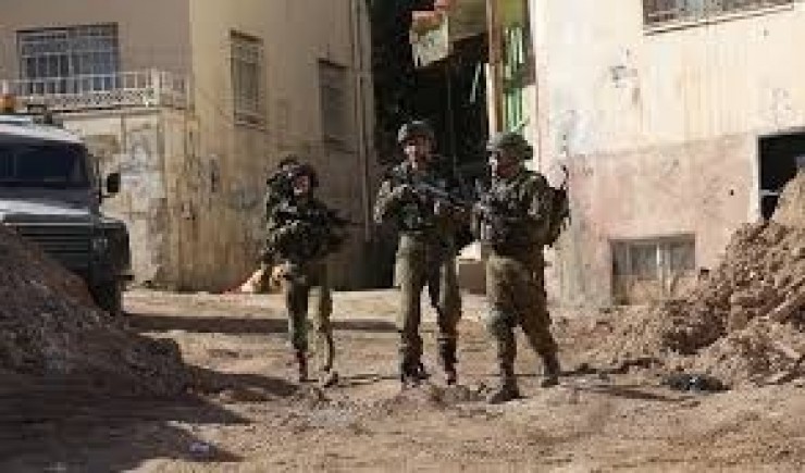إصابة صحفية بشظايا رصاص الاحتلال في مدينة طولكرم