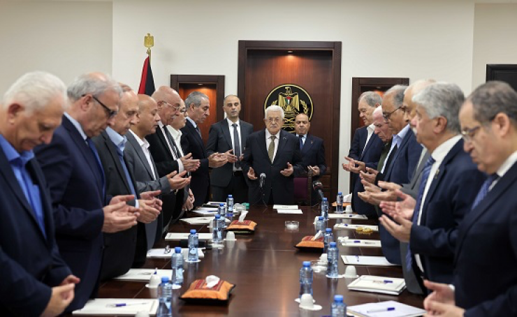 أبو مازن يرشح السيد حسين الشيخ لمنصب نائب رئيس اللجنة التنفيذية لمنظمة التحرير الفلسطينية نائب رئيس دولة فلسطين والتنفيذية تصادق