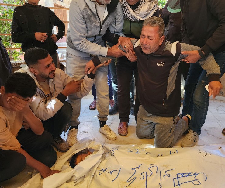 36 شهيدا في مجزرة جديدة يرتكبها الاحتلال بمدرسة تؤوي نازحين في مدينة غزة