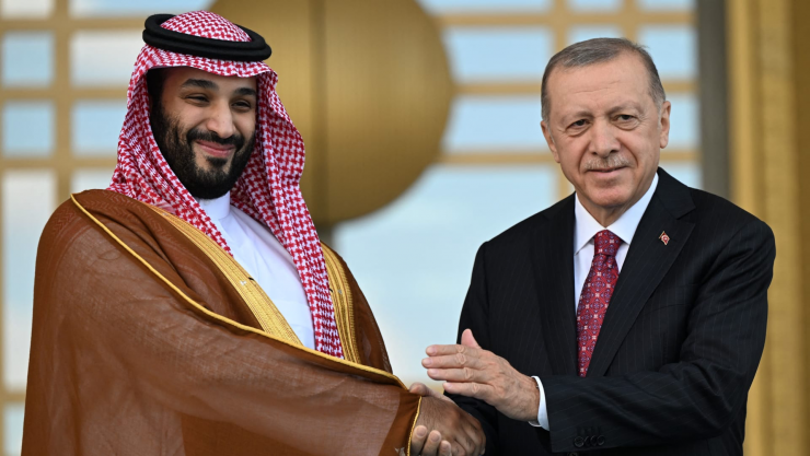 محمد بن سلمان وأردوغان يبحثان خفض التصعيد بعد هجوم إسرائيل على إيران