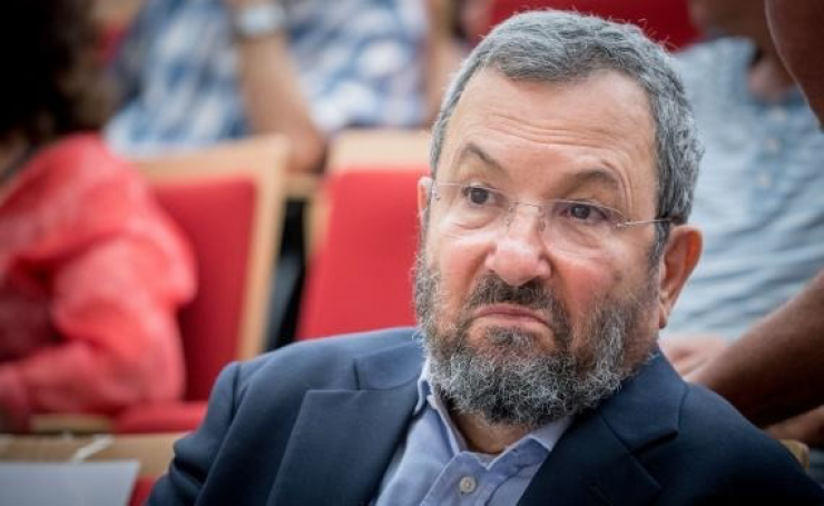 باراك: نتنياهو يكذب كما يتنفس وترامب لا يفهم شيئا في القضايا العسكرية