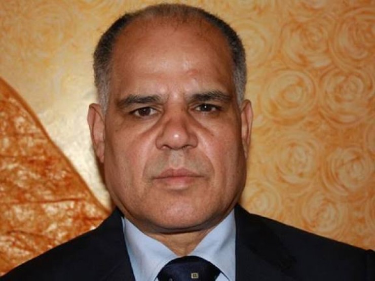 قمم المجاملات والنفاق الدبلوماسي