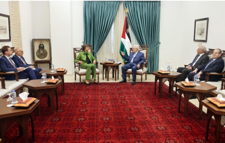الرئيس عباس يستقبل رئيسة مكتب تمثيل ألمانيا ويؤكد عمق العلاقات ودعم برلين للسلام والإعمار