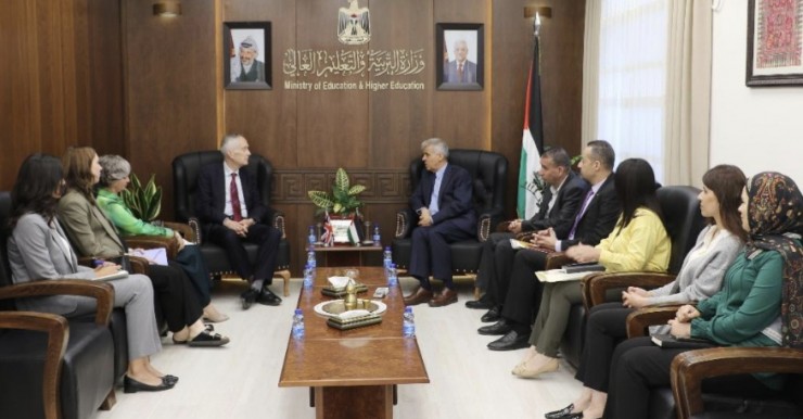 برهم يبحث مع وفد بريطاني سبل تعزيز الشراكة وتطوير التعليم في فلسطين 