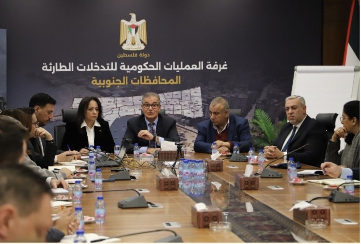 غرفة العمليات الحكومية تستعرض خطة الإغاثة والتعافي المبكر لقطاعي المياه والأراضي في غزة