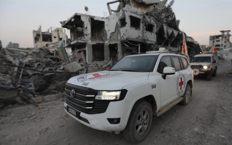 الصليب الأحمر يتوجه إلى جنوب غزة لتسلّم رفات أسرى إسرائيليين