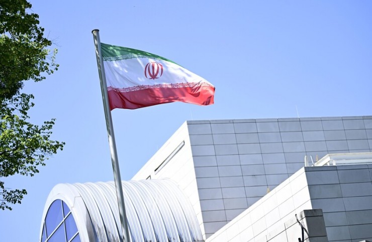 إيران تحذر من تداعيات التحركات العسكرية الأمريكية في منطقة الكاريبي