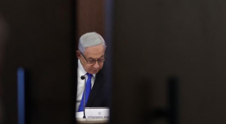 العثور على ظرف مشبوه في مكتب نتنياهو وطواقم مختصة تعمل على فحصه