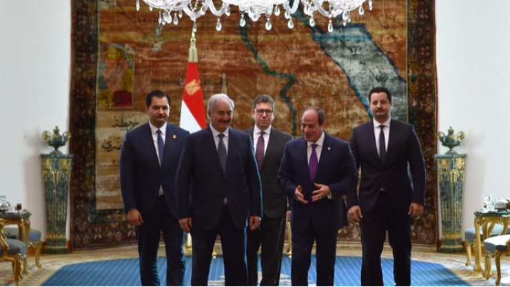 السيسي وحفتر يبحثان ترسيم الحدود البحرية