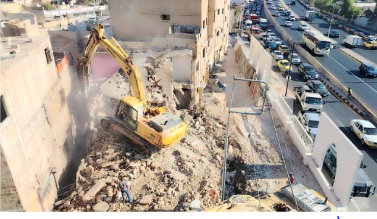 قوات الاحتلال تهدم منزلا ويخلي آخر في حوسان غرب بيت لحم