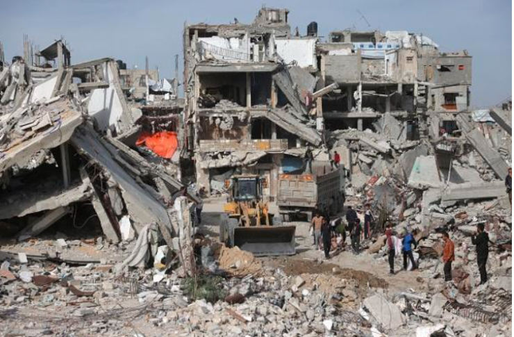 جيش الاحتلال يصعّد عدوانه على غزة: غارات جنوبًا وقصف وسط القطاع وأزمة صحية خانقة