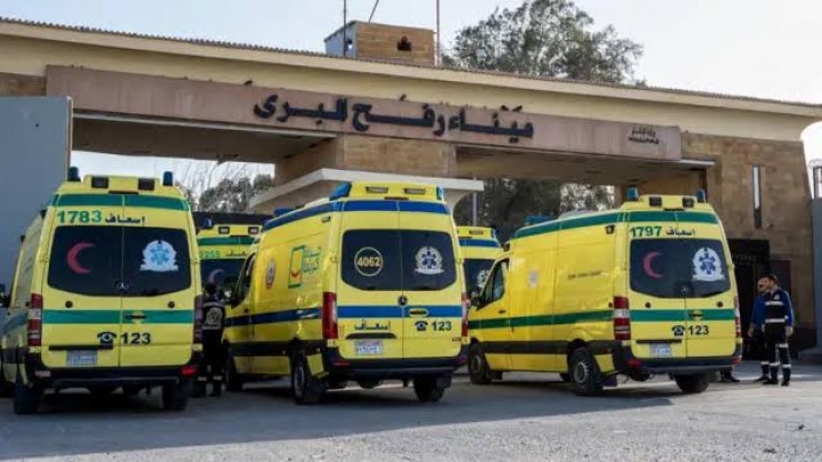 غزة: مغادرة 126 مريضا ومرافقا عبر معبر رفح لتلقي العلاج