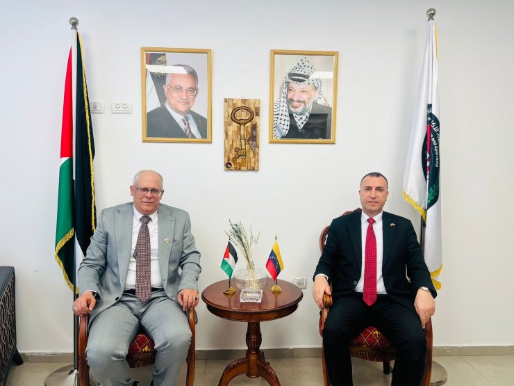 عودة يطلع السفير الفنزويلي على تقرير الاحتلال والفصل العنصري في الضفة الغربية المحتلة