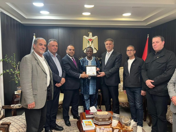 الإذاعة والتلفزيون تستضيف تكريماً ثقافياً متبادلاً بين أمين عام اتحاد كتّاب فلسطين والأمين العام لاتحاد كتّاب عموم أفريقيا