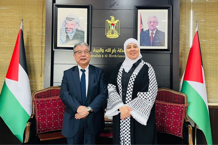 غنام تبحث آخر المستجدات السياسية مع السفير الياباني 