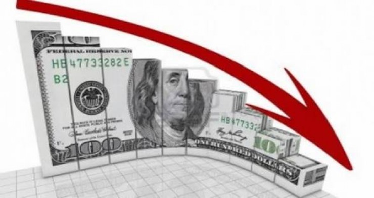 الدولار يتراجع مع تصاعد التوقعات بقرب اتفاق بين الولايات المتحدة وإيران