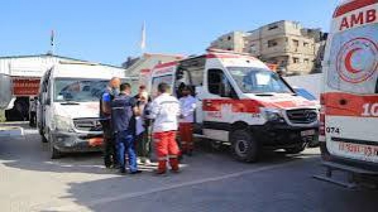 استئناف اجلاء المرضى عبر معبر رفح بعد إغلاقه ثمانية أيام