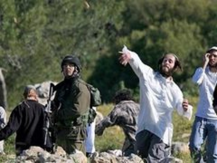 مستوطنون يهاجمون حوارة ويصيبون 5 مواطنين ويعتدون على الممتلكات