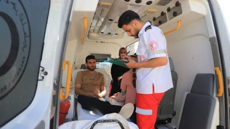 35 مريضا يغادرون غزة للعلاج في الخارج عبر معبر رفح 