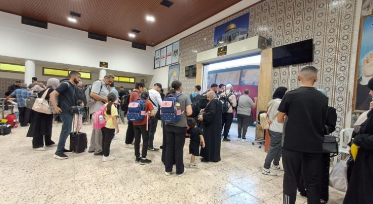 بـ 3 مسارات واجتماع ميداني.. اتفاق فلسطيني أردني لحل أزمة معبر الكرامة