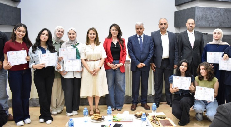 وزارة التعليم تكرم الطلبة المشاركين في برنامج القيادات الشابة