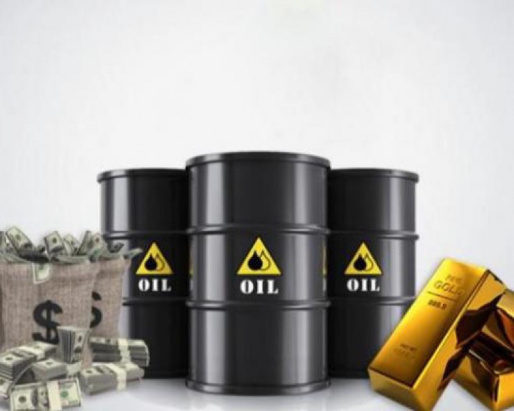 النفط يواصل ارتفاعه والدولار يتراجع مع تصاعد التوترات في الشرق الأوسط