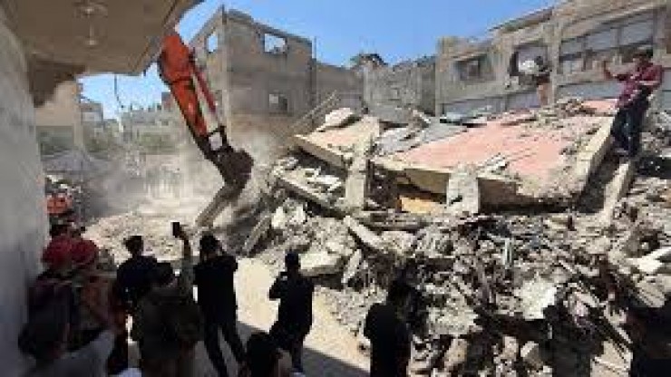 غزة: الدفاع المدني يطلق المرحلة الثانية لانتشال جثث الشهداء العالقين تحت الانقاض
