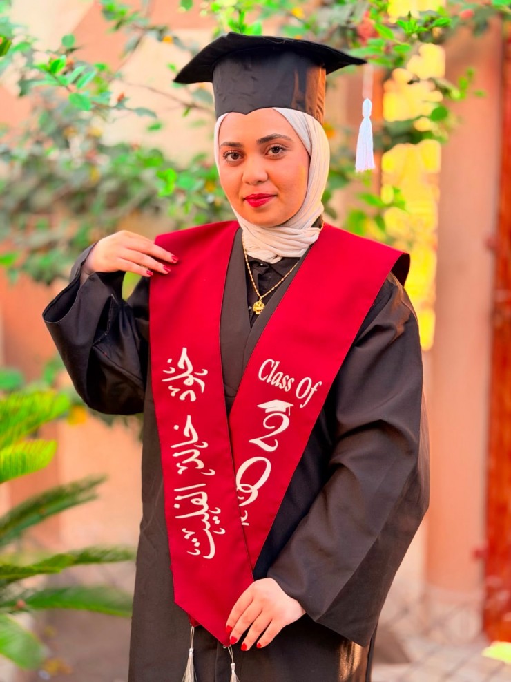 في ذكرى استشهاد والدها الأولى... خلود الفليت تهديه نجاحها بـ98.9 وتتمسك بحلم أن تصبح طبيبة