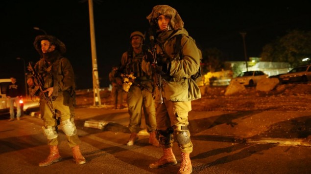 شاهد: إصابة جندي إسرائيلي  جراء عملية دهس قرب حاجز قلنديا بالقدس