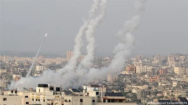 وكالة: المدفعية الإسرائيلية تشعل مزارع شبعا الداخلية بقذائف ثقيلة