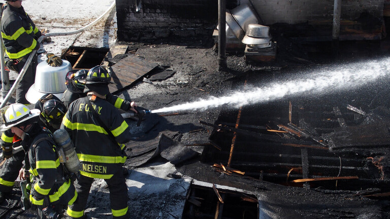 مصرع 19 شخصا بينهم 9 أطفال في حريق بنيويورك الأمريكية