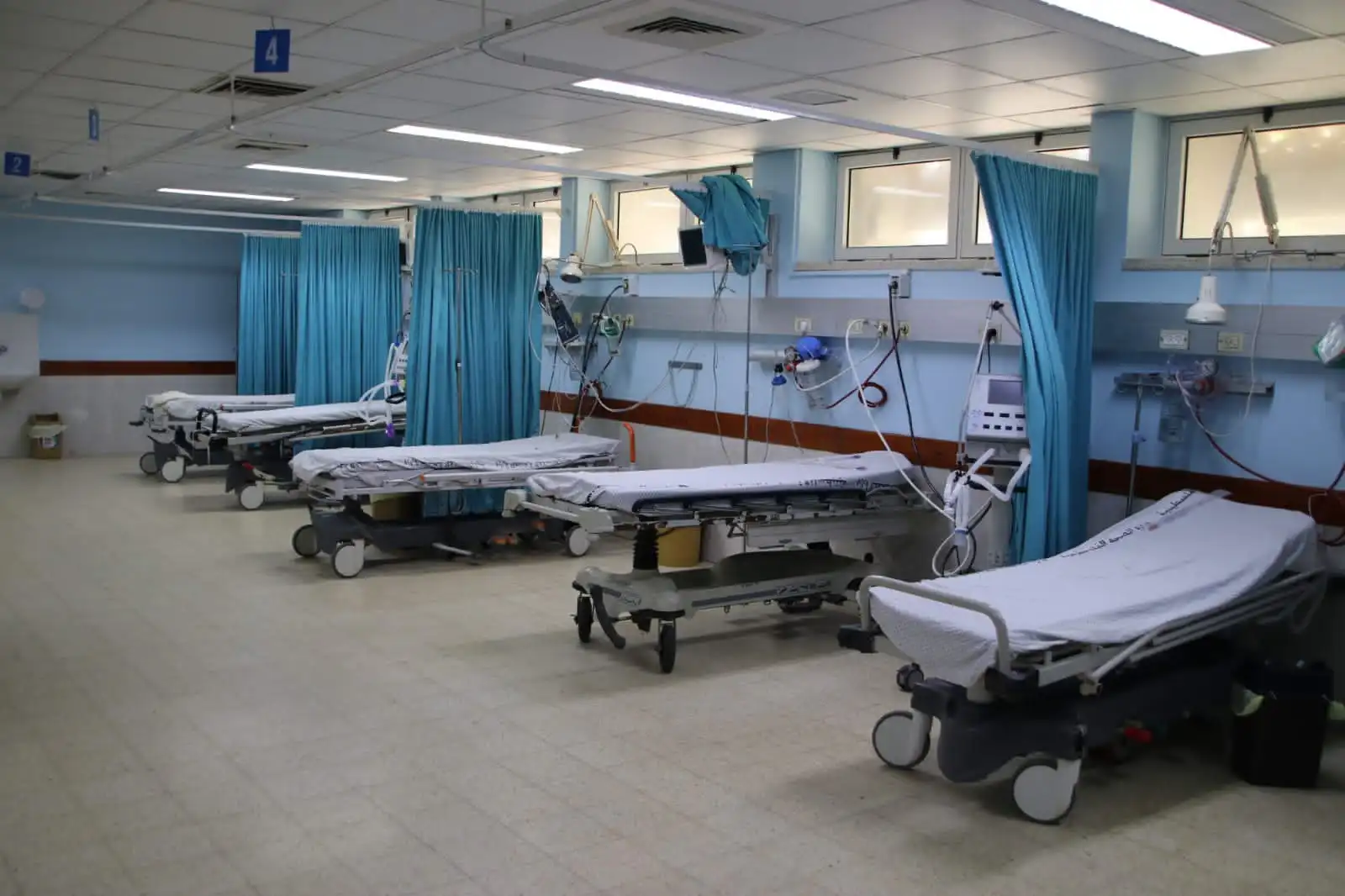العقاد: تقرر وقف العمليات الجراحية والاكتفاء بتقديم الخدمات الطارئة بالمستشفى الأوروبي
