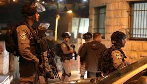 الاحتلال الإسرائيلي يعتقل 3 مواطنين بالخليل