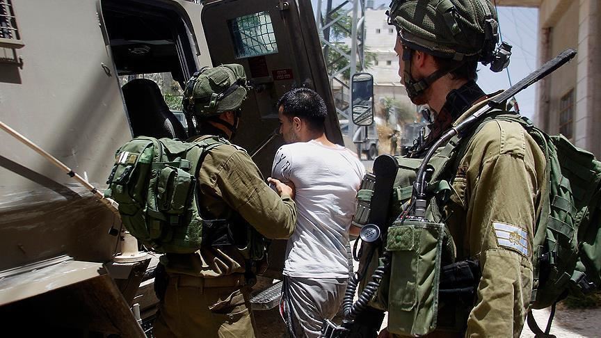 الاحتلال يعتقل ثمانية مواطنين من بيت لحم