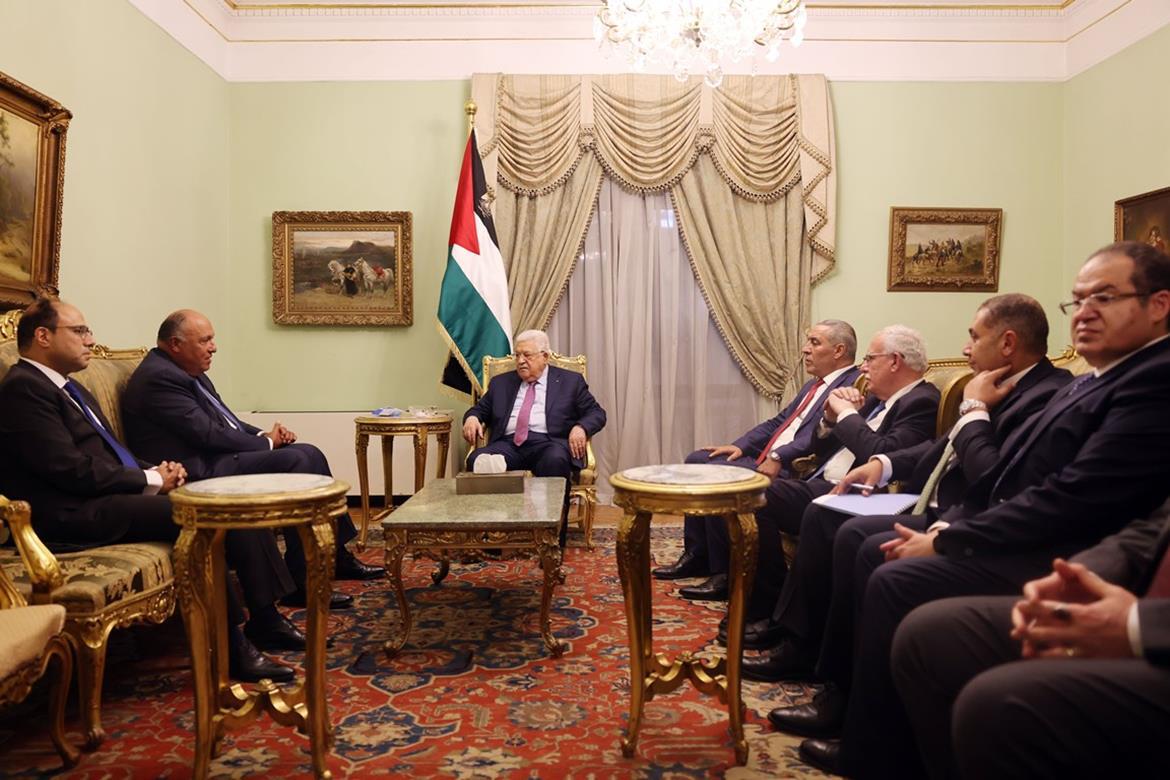  الرئيس عباس يستقبل وزير الخارجية المصري